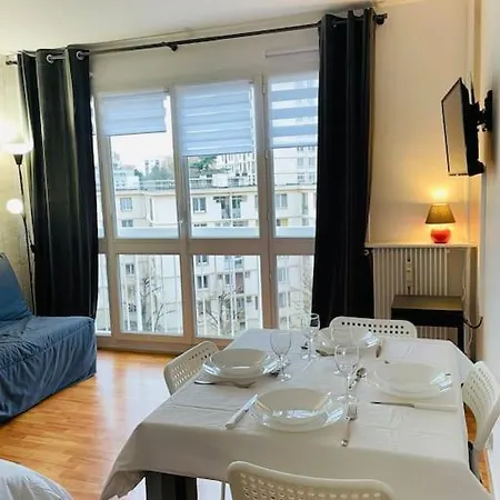 Vista Lumiere, Aux Portes De Paris Apartment *